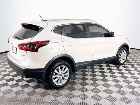 Used 2022 Nissan Rogue Sport SV w/ Technology Package image 8