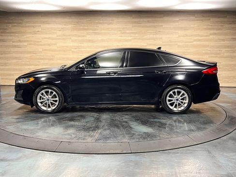 Used 2020 Ford Fusion SE FWD image 19