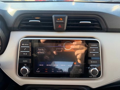 Used 2021 Nissan Versa SV image 17