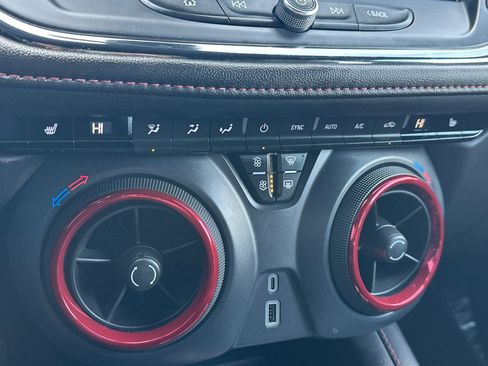 Used 2025 Chevrolet Blazer RS image 29