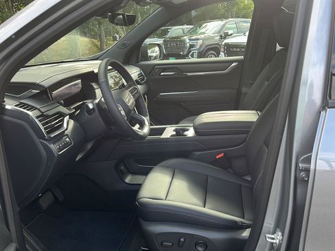 New 2026 GMC Acadia Elevation w/ Elevation Premium Package AWD/4WD image 11
