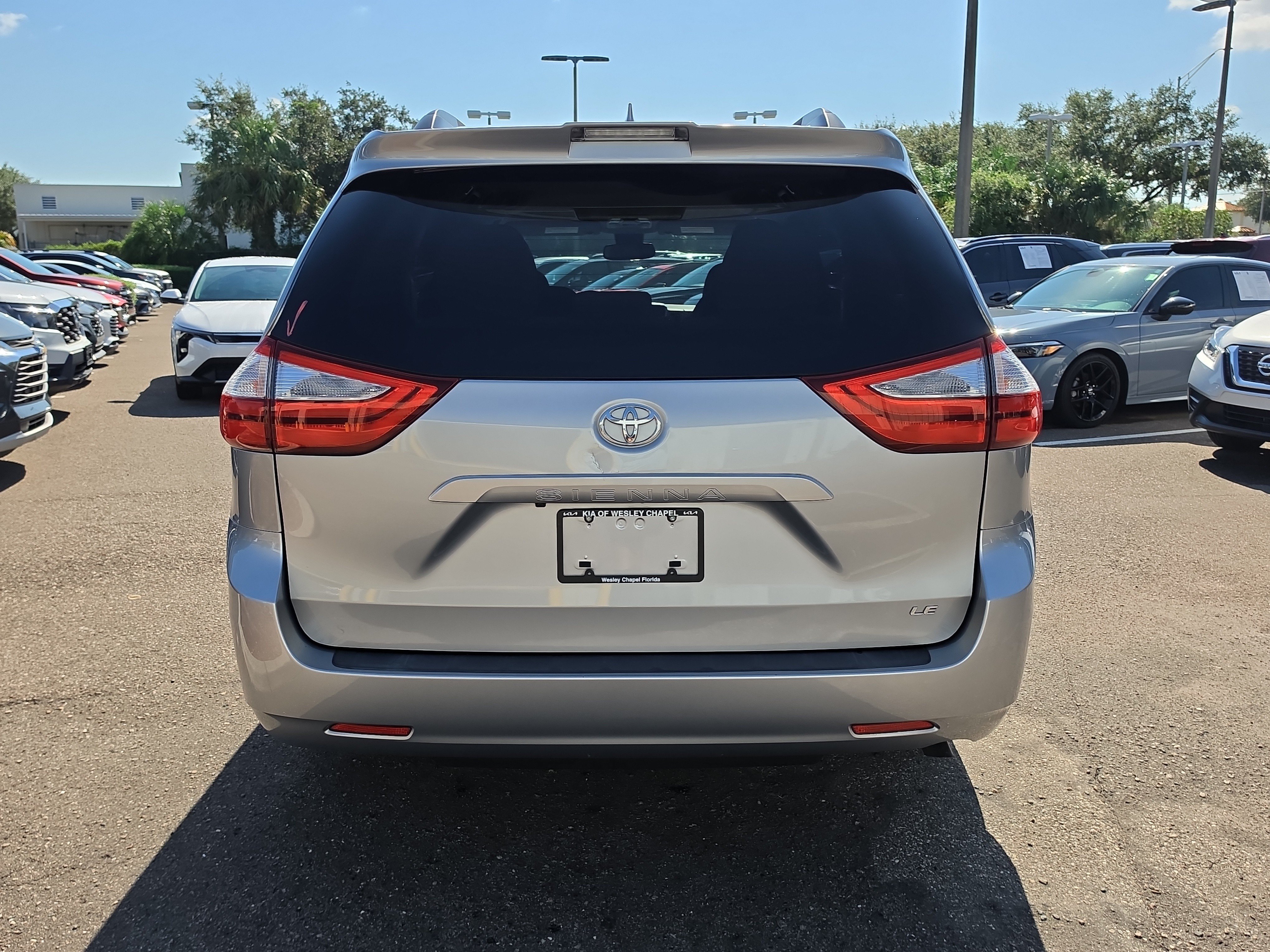 Used 2018 Toyota Sienna LE FWD image 7