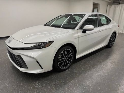 Certified 2025 Toyota Camry XLE AWD/4WD image 5