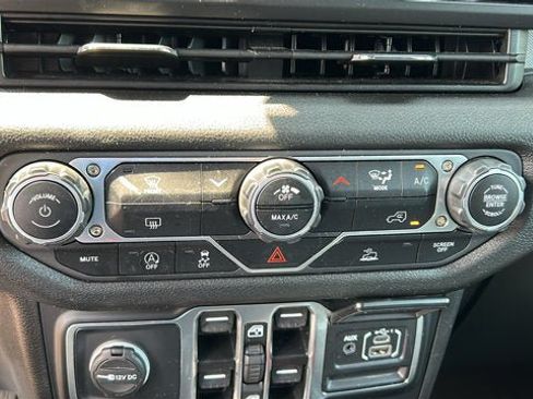 Certified 2025 Jeep Wrangler Unlimited Sport AWD/4WD image 18