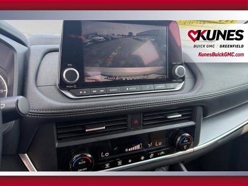 Used 2024 Nissan Rogue SV AWD/4WD image 19