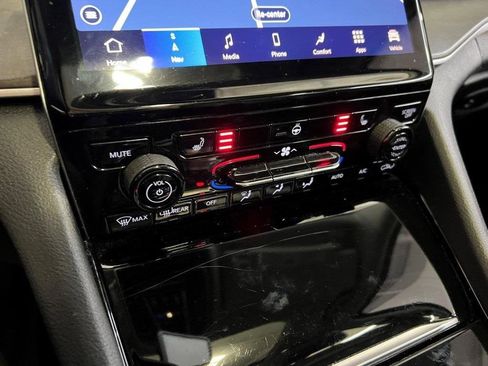 Certified 2022 Jeep Grand Cherokee L Limited image 10