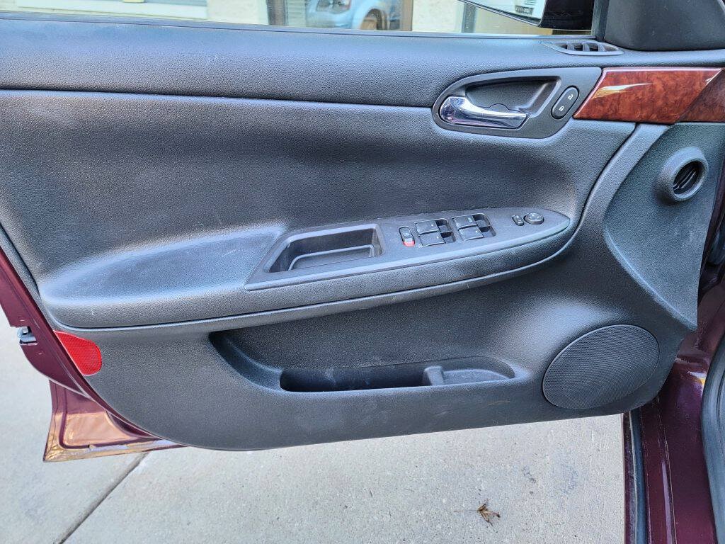 Used 2007 Chevrolet Impala LT FWD image 16