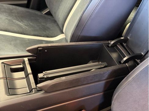 Used 2023 Fisker Ocean Extreme image 23