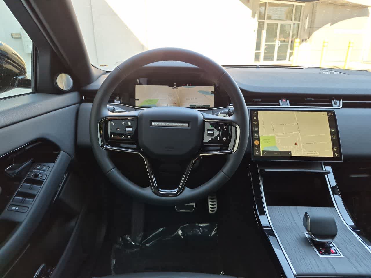 Used 2026 Land Rover Range Rover Evoque Dynamic SE AWD/4WD image 24