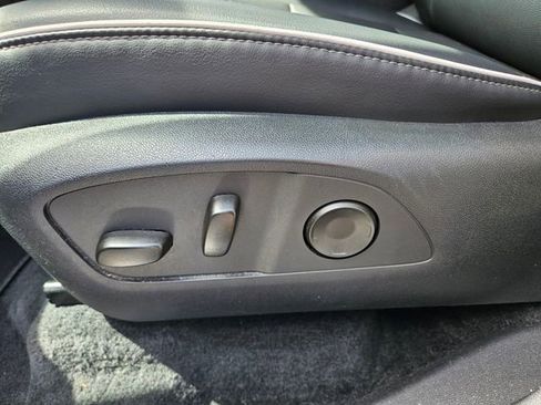 Used 2025 Buick Enclave Preferred FWD image 9