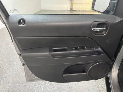 Used 2016 Jeep Patriot Latitude image 16