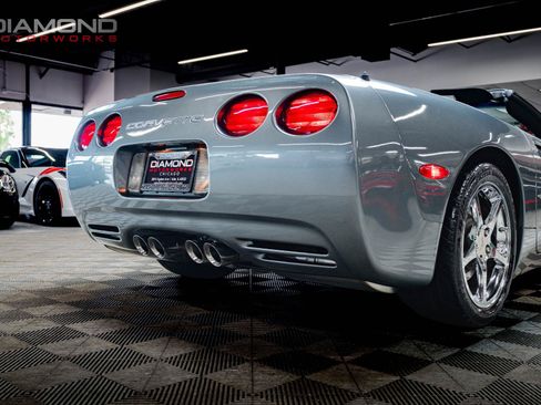 Used 2004 Chevrolet Corvette Convertible w/ Preferred Equipment Group RWD image 24