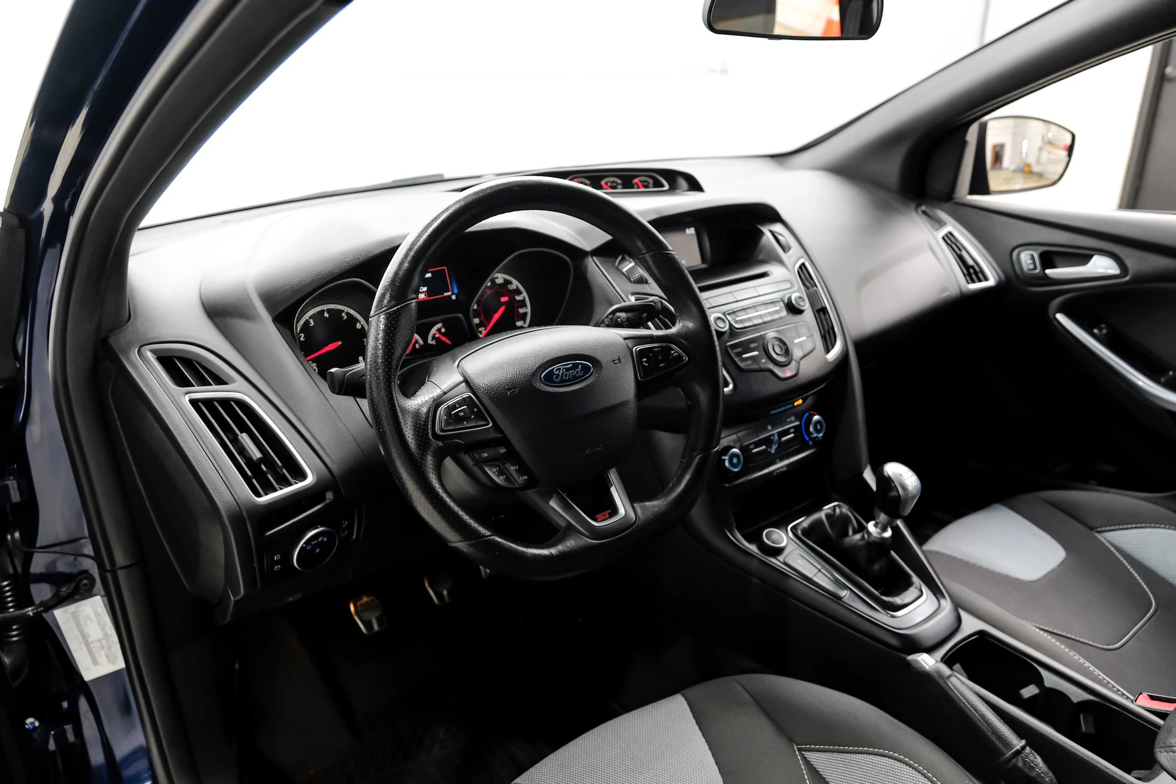 Used 2017 Ford Focus ST FWD image 18