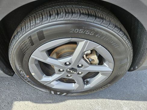 Used 2025 Kia K4 LXS image 14