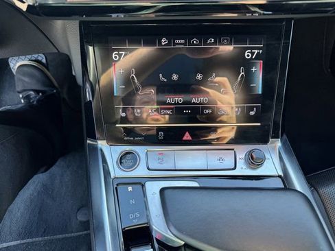 Used 2023 Audi e-tron Premium Plus AWD/4WD image 19
