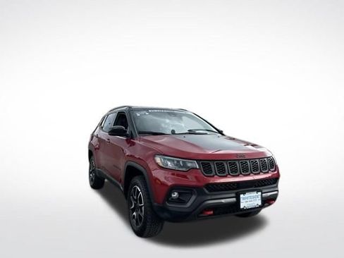 Used 2025 Jeep Compass Trailhawk AWD/4WD image 1