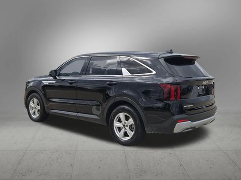 Certified 2024 Kia Sorento LX FWD image 4
