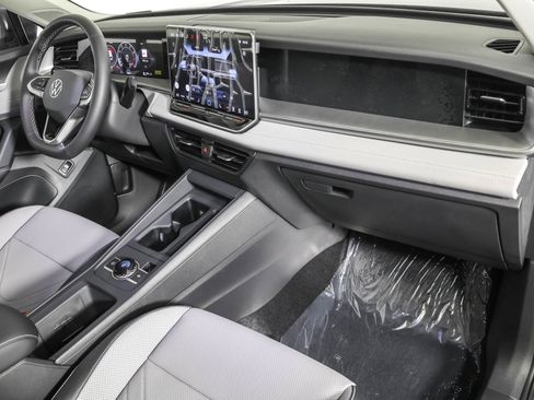 New 2026 Volkswagen Tiguan SE AWD/4WD image 43