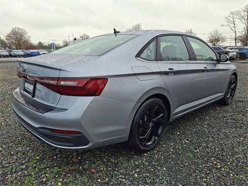 New 2026 Volkswagen Jetta SE image 4