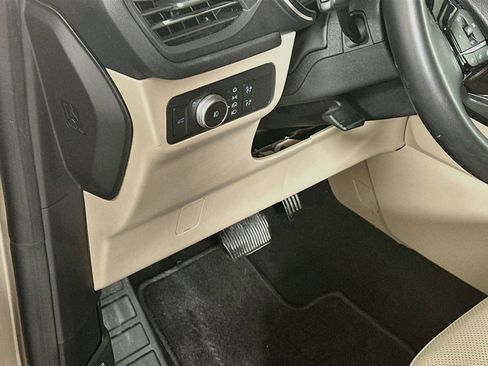 Used 2021 Ford Escape SEL w/ Technology Package FWD image 17