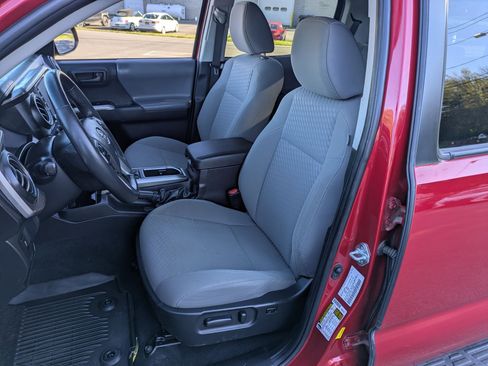 Used 2023 Toyota Tacoma image 7