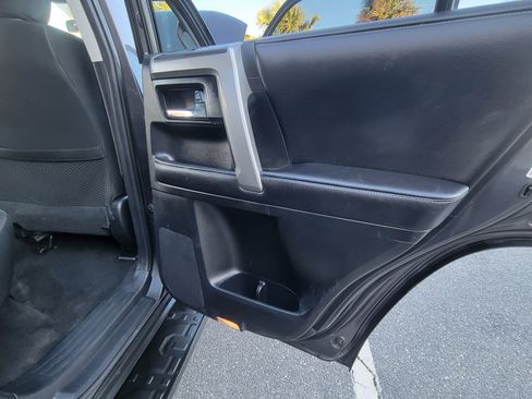 Used 2018 Toyota 4Runner SR5 image 43