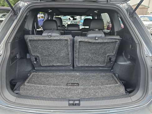 Used 2023 Volkswagen Tiguan SE R-Line FWD image 13