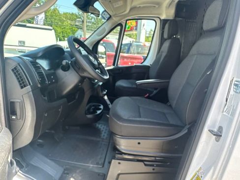 Used 2025 RAM ProMaster 2500 w/ U-Haul Equipment Group FWD image 15