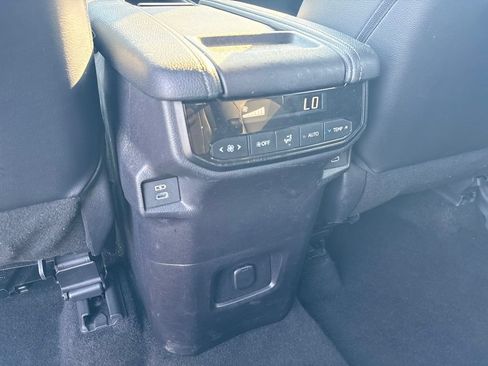 Used 2025 Toyota Grand Highlander AWD image 29