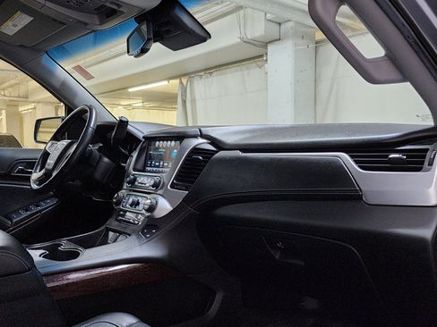 Used 2018 GMC Yukon SLT w/ Premium Edition AWD/4WD image 24