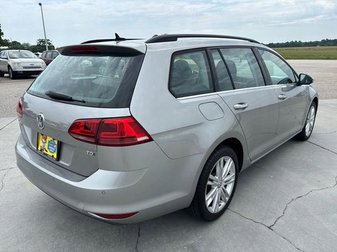 Used 2015 Volkswagen Golf TDI SE FWD image 4