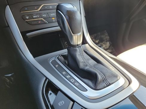Certified 2017 Ford Edge SEL w/ Equipment Group 201A FWD image 32