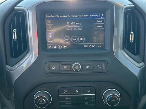 Used 2022 Chevrolet Silverado 1500 Custom image 28