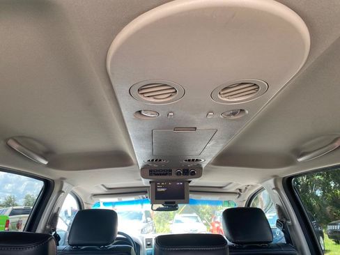 Used 2011 Nissan Armada SL w/ DVD FES Pkg RWD image 19