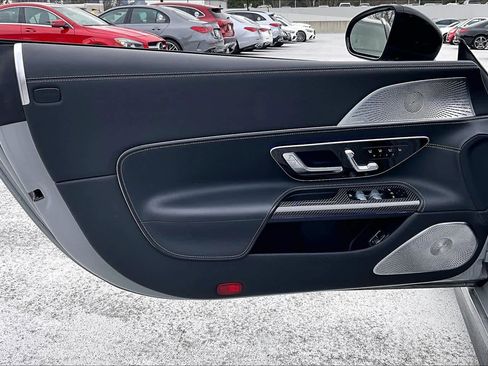 Used 2022 Mercedes-Benz SL 63 AMG 4MATIC image 21