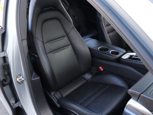 Used 2019 Porsche Panamera 4 image 34