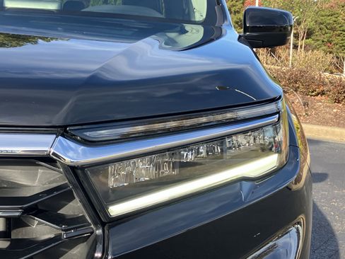 Used 2025 Honda Pilot Elite image 5