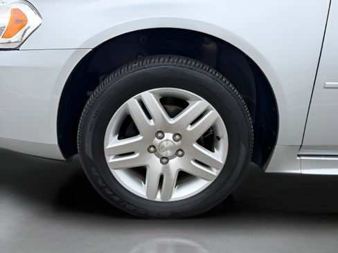 Used 2012 Chevrolet Impala LT FWD image 32