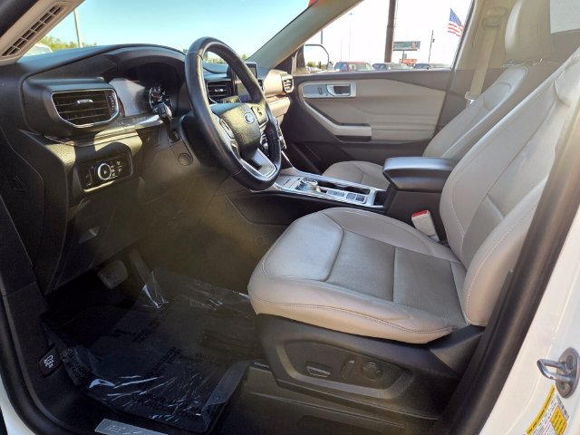Used 2023 Ford Explorer Limited w/ Equipment Group 301A RWD image 5