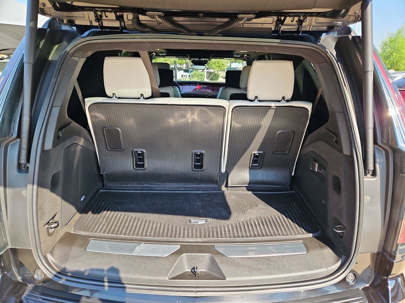 Used 2025 Cadillac Escalade Sport Platinum AWD/4WD image 32