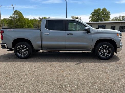Used 2024 Chevrolet Silverado 1500 LT AWD/4WD image 4