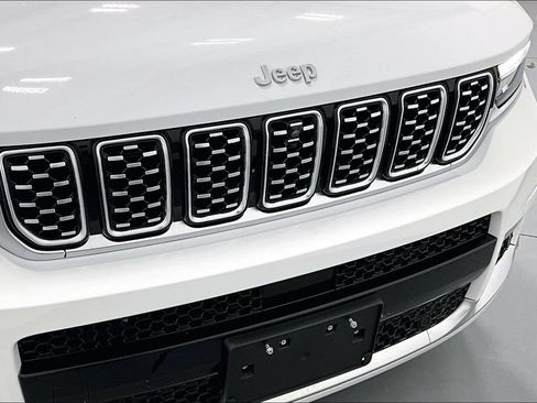Used 2024 Jeep Grand Cherokee L Summit AWD/4WD image 29