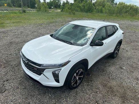 Certified 2024 Chevrolet Trax RS FWD image 26