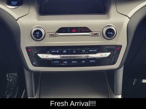 Used 2023 Ford Explorer XLT w/ Equipment Group 202A AWD/4WD image 23