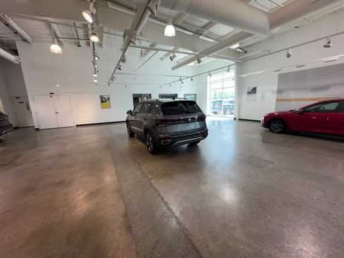 Used 2026 Volkswagen Taos SE AWD/4WD image 15
