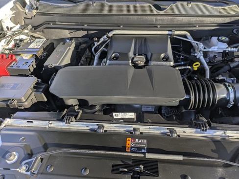 Used 2024 GMC Canyon Denali image 36