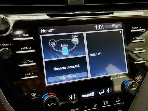 Used 2020 Toyota Camry XLE image 14