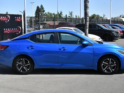 Used 2024 Nissan Sentra SV FWD image 9