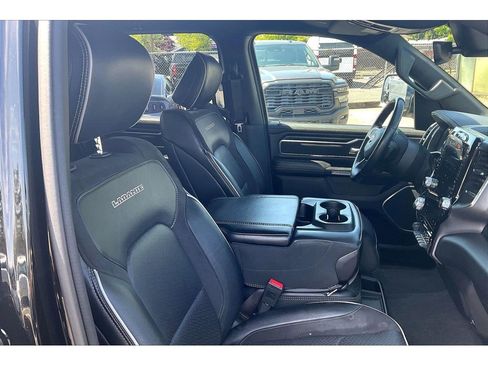 Used 2023 RAM 1500 Laramie AWD/4WD image 7