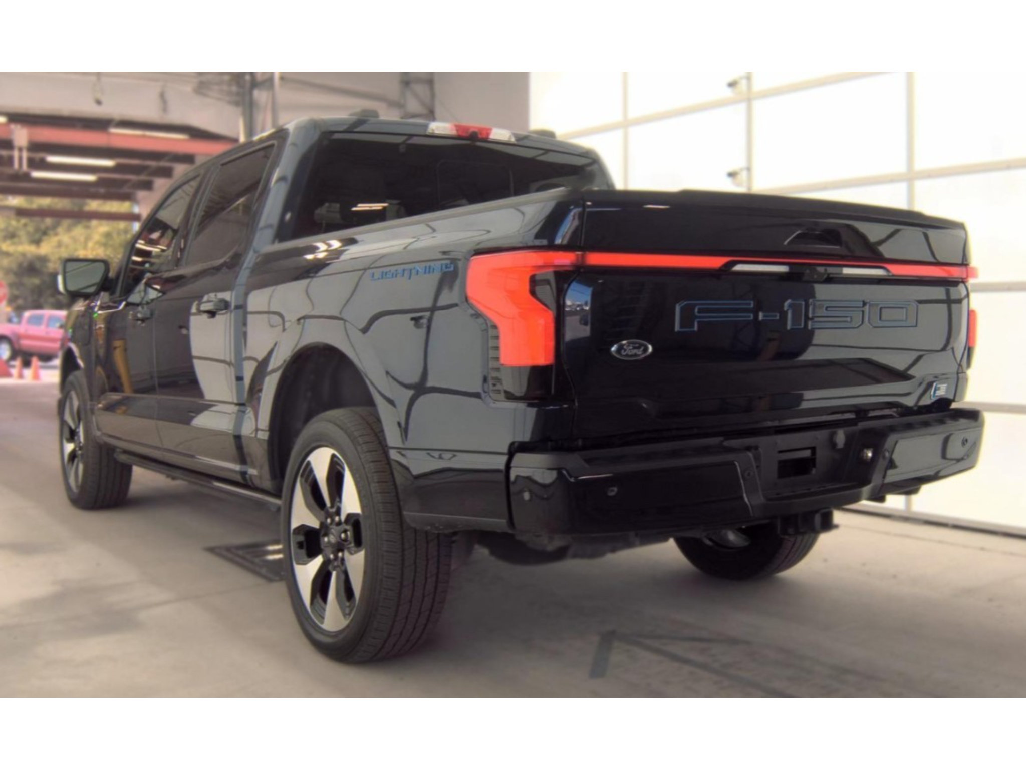 Used 2023 Ford F150 Lightning Platinum AWD/4WD image 2